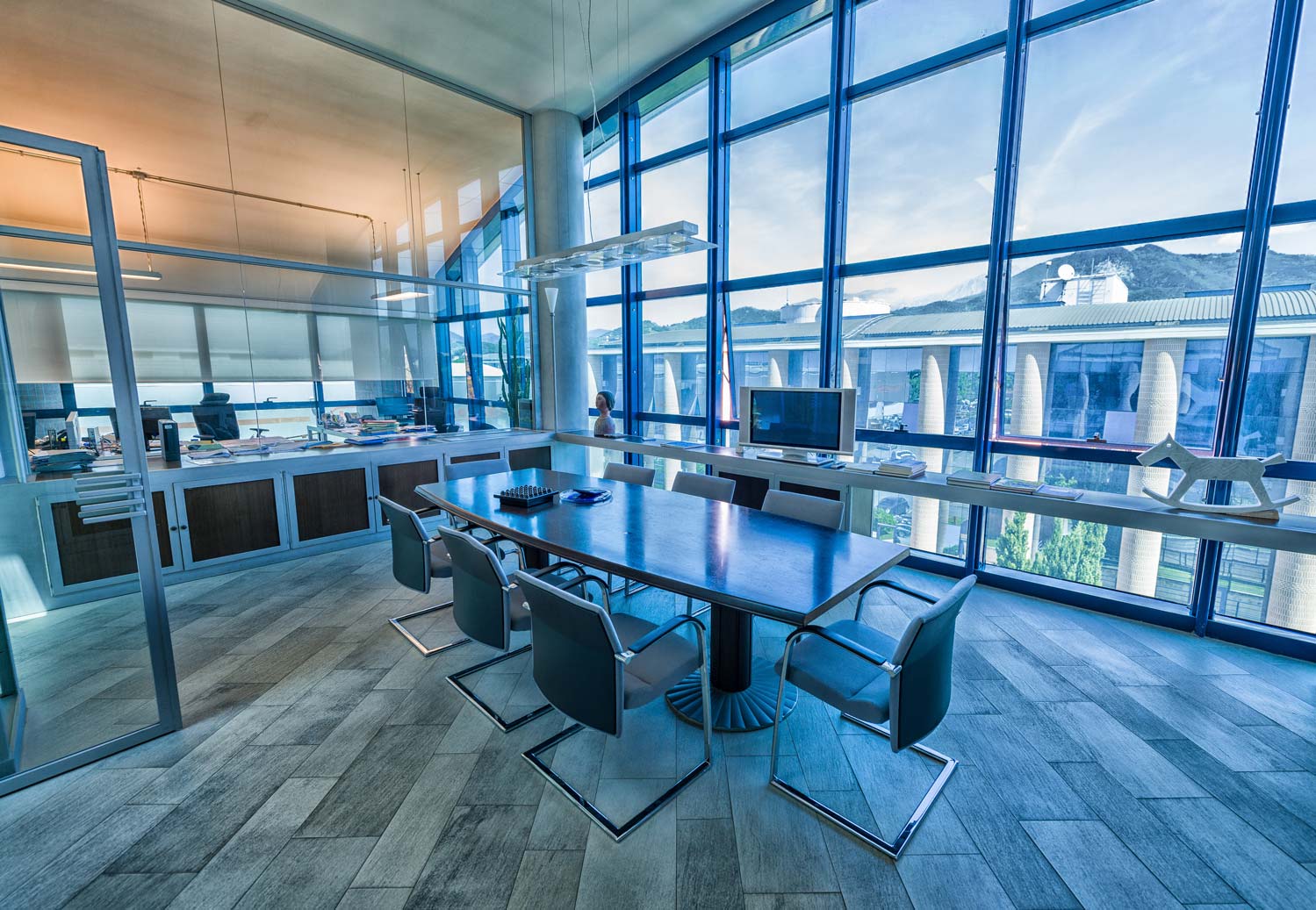 web_Emptymeetingroominamodernoffice.jpg